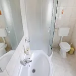 Kapetan - Two Bedroom With Terrace Διαμέρισμα Sukošan