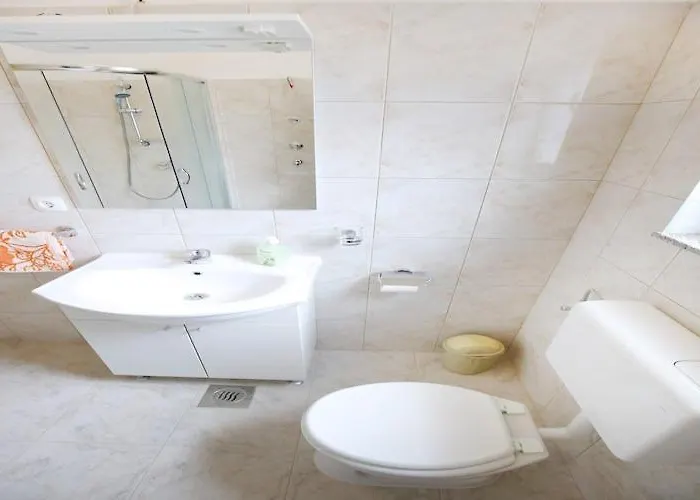Kapetan - Two Bedroom With Terrace Sukošan