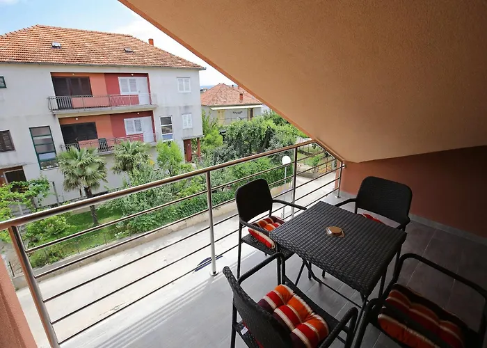 Kapetan - Two Bedroom With Terrace Sukošan