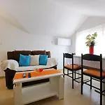Kapetan - Two Bedroom With Terrace Sukošan