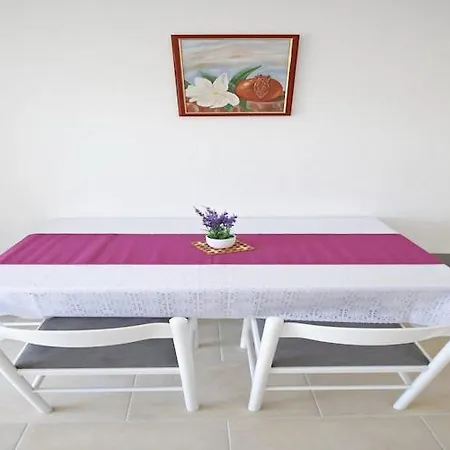 Kapetan - Two Bedroom With Terrace Apartman *