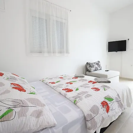 Apartman Kapetan - Two Bedroom With Terrace