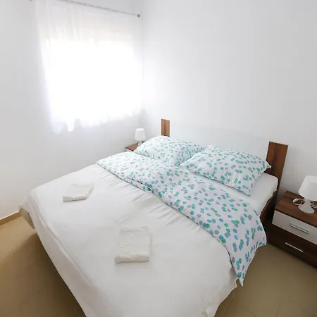 Kapetan - Two Bedroom With Terrace * Sukosan