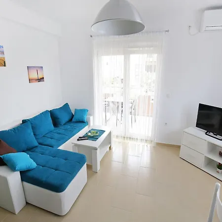 Kapetan - Two Bedroom With Terrace Sukošan