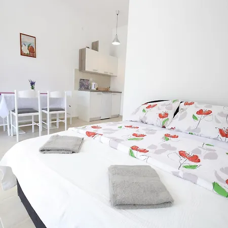 Kapetan - Two Bedroom With Terrace Apartman *