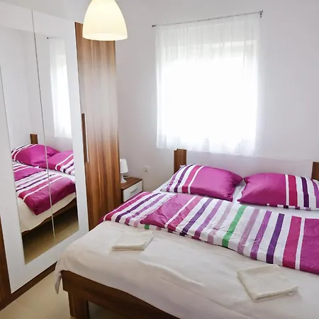Apartman Kapetan - Two Bedroom With Terrace *