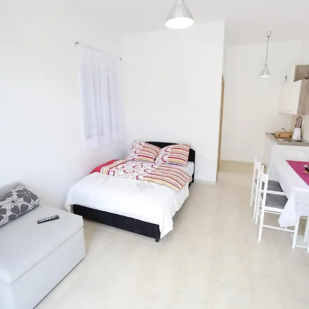 Kapetan - Two Bedroom With Terrace Apartman *