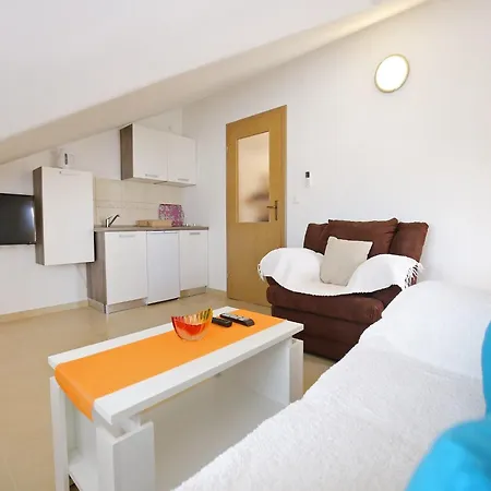 Apartman Kapetan - Two Bedroom With Terrace Sukošan