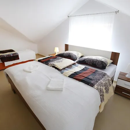 Apartman Kapetan - Two Bedroom With Terrace