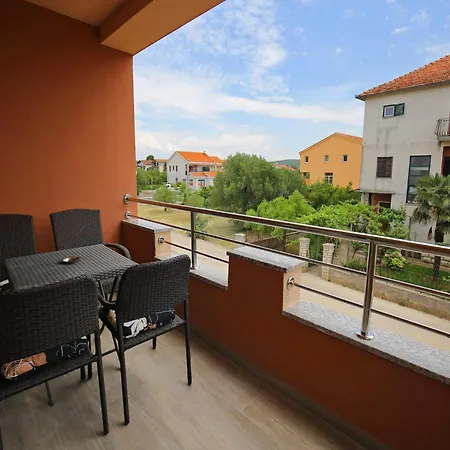 Kapetan - Two Bedroom With Terrace Apartment Sukosan