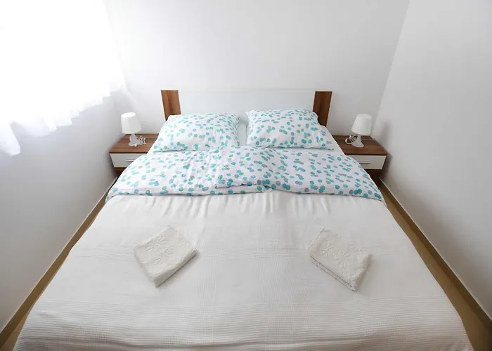 Apartamento Kapetan - Two Bedroom With Terrace Sukošan