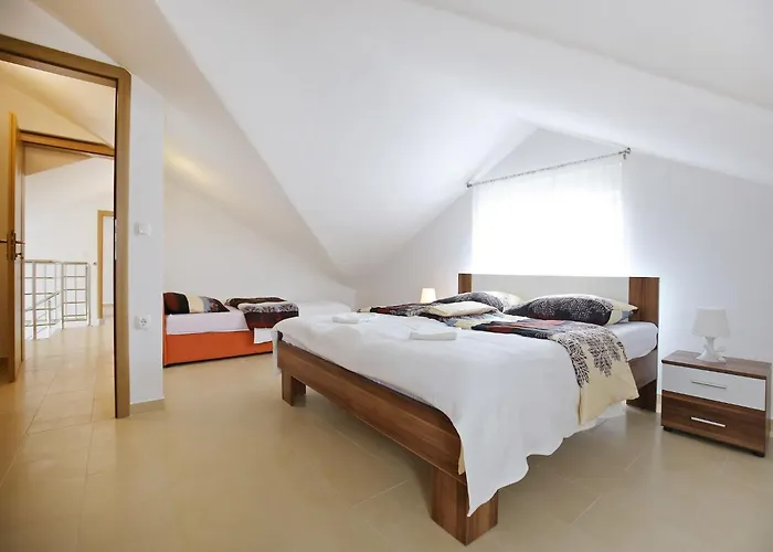 Kapetan - Two Bedroom With Terrace Sukošan