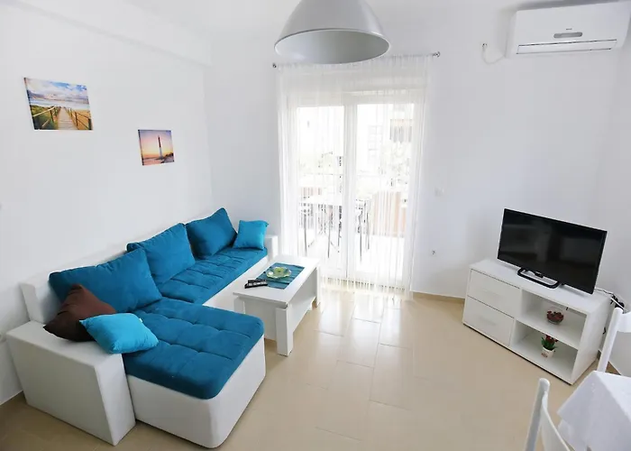 Kapetan - Two Bedroom With Terrace Sukošan