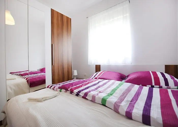 Kapetan - Two Bedroom With Terrace Sukošan