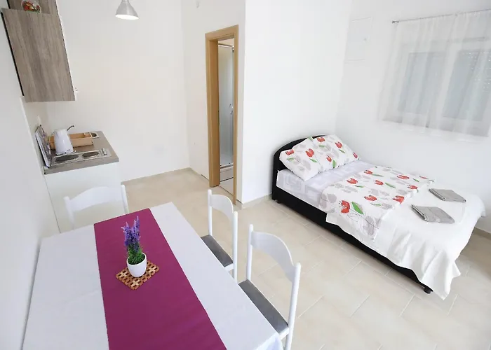 Kapetan - Two Bedroom With Terrace Apartamento Sukošan