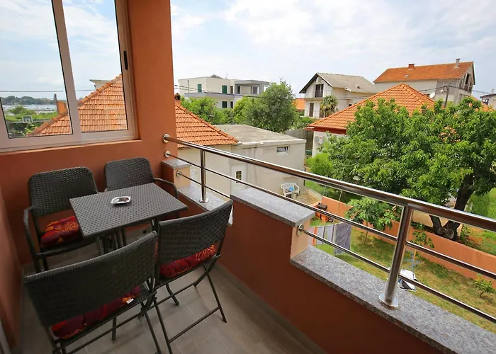 Kapetan - Two Bedroom With Terrace Apartamento Sukošan
