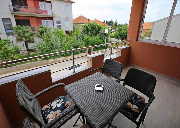 Kapetan - Two Bedroom With Terrace Sukošan